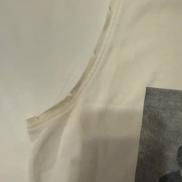 Anna Wintour White Tank Top - Picture 4 of 6